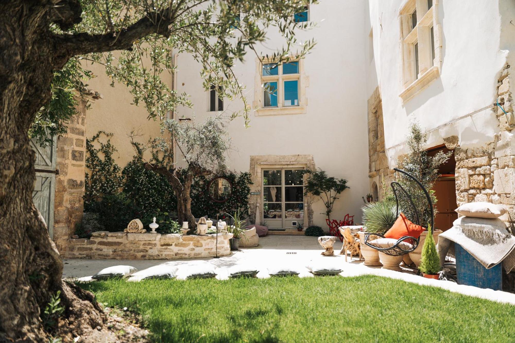 Palais Aoma, Hotel Particulier De Luxe En Provence LʼIsle-sur-la-Sorgue Exteriér fotografie